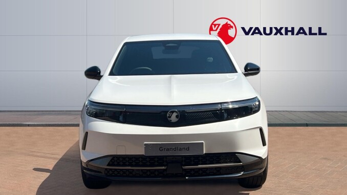 Vauxhall Grandland 157kW Design 73kWh 5dr Auto Electric Hatchback - Image 3
